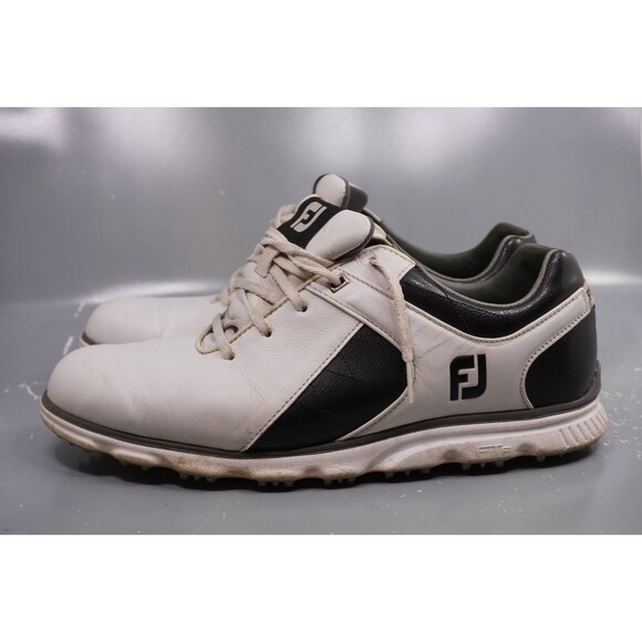 Athletic_Shoes